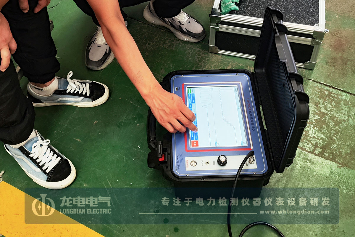 武漢龍電電氣技術(shù)團隊為河北唐山客戶提供技術(shù)培訓(xùn) 武漢龍電電氣技術(shù)團隊為河北唐山客戶提供技術(shù)培訓(xùn)